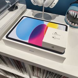 Newest iPad 128gb With Airpods 4
