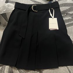New With Tags Tommy Hilfiger Navy Blue Pleated Skirt With Belt