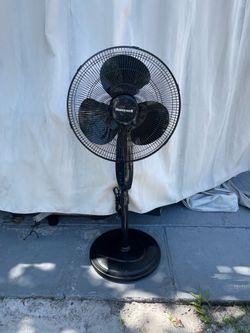 Homeywell 6 Dual-Blade Stand Tower Fan in Good Condition $50 Firm on Price
