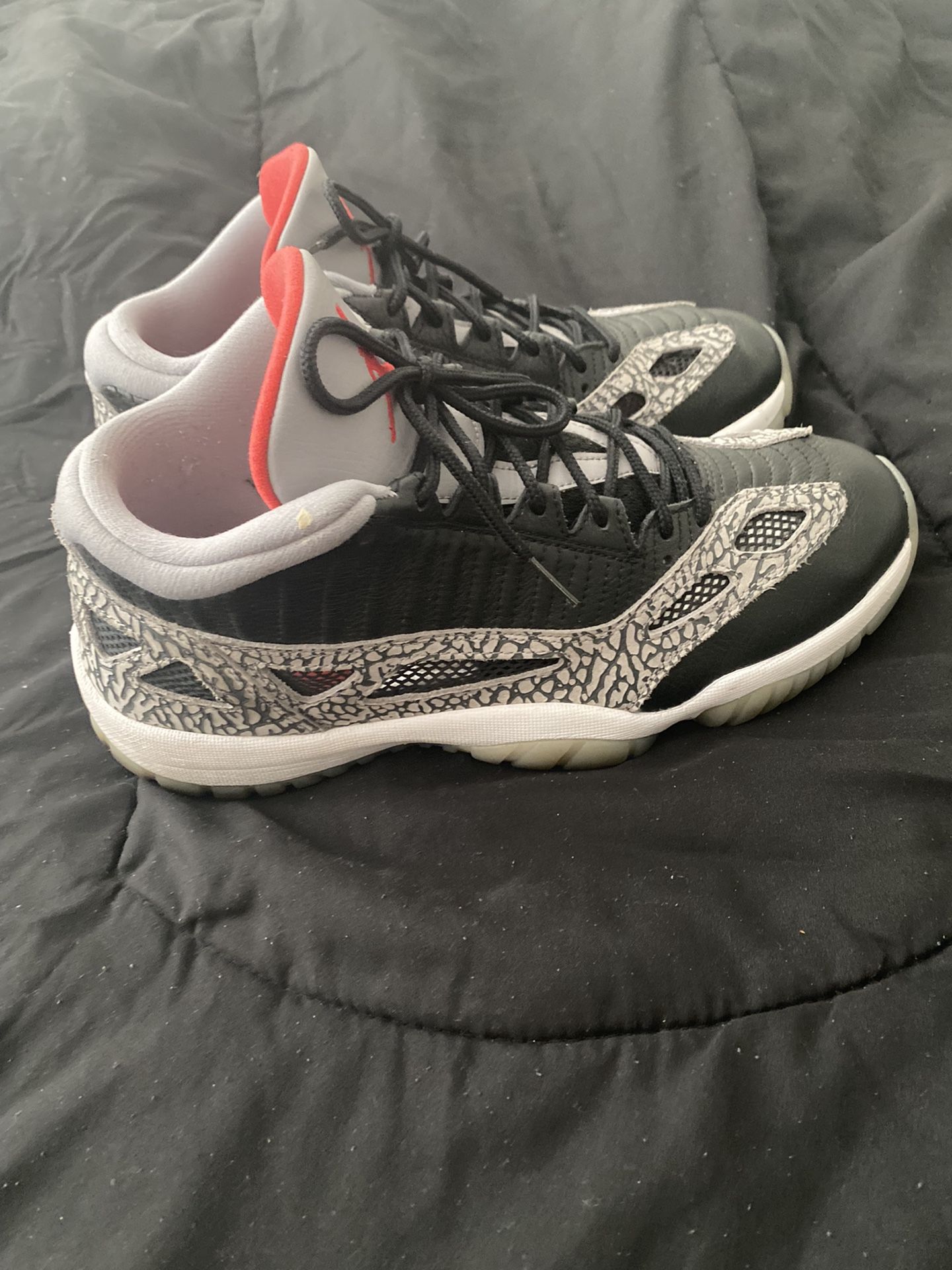 Jordan 11 Low Ie Cement