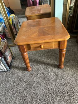 Set of end tables