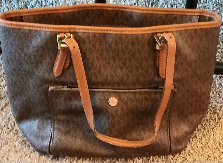 Micheal Kors Handbag Medium Sz