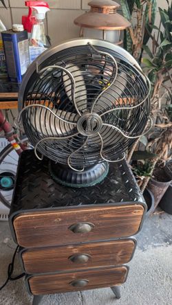 Vintage style fan by Casablanca industrial desk tabletop Zephair fan cool breeze 3 speed bronze