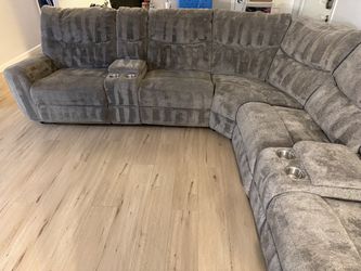 Living Spaces 5-Seat Reclining Sectional