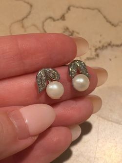 Silver fresh pearl earrings clearance