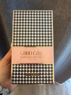 GOOD GIRL CAROLINA HERRERA BLUSH TWEED TALK