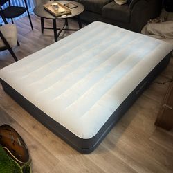Air Mattress Like New Intex 