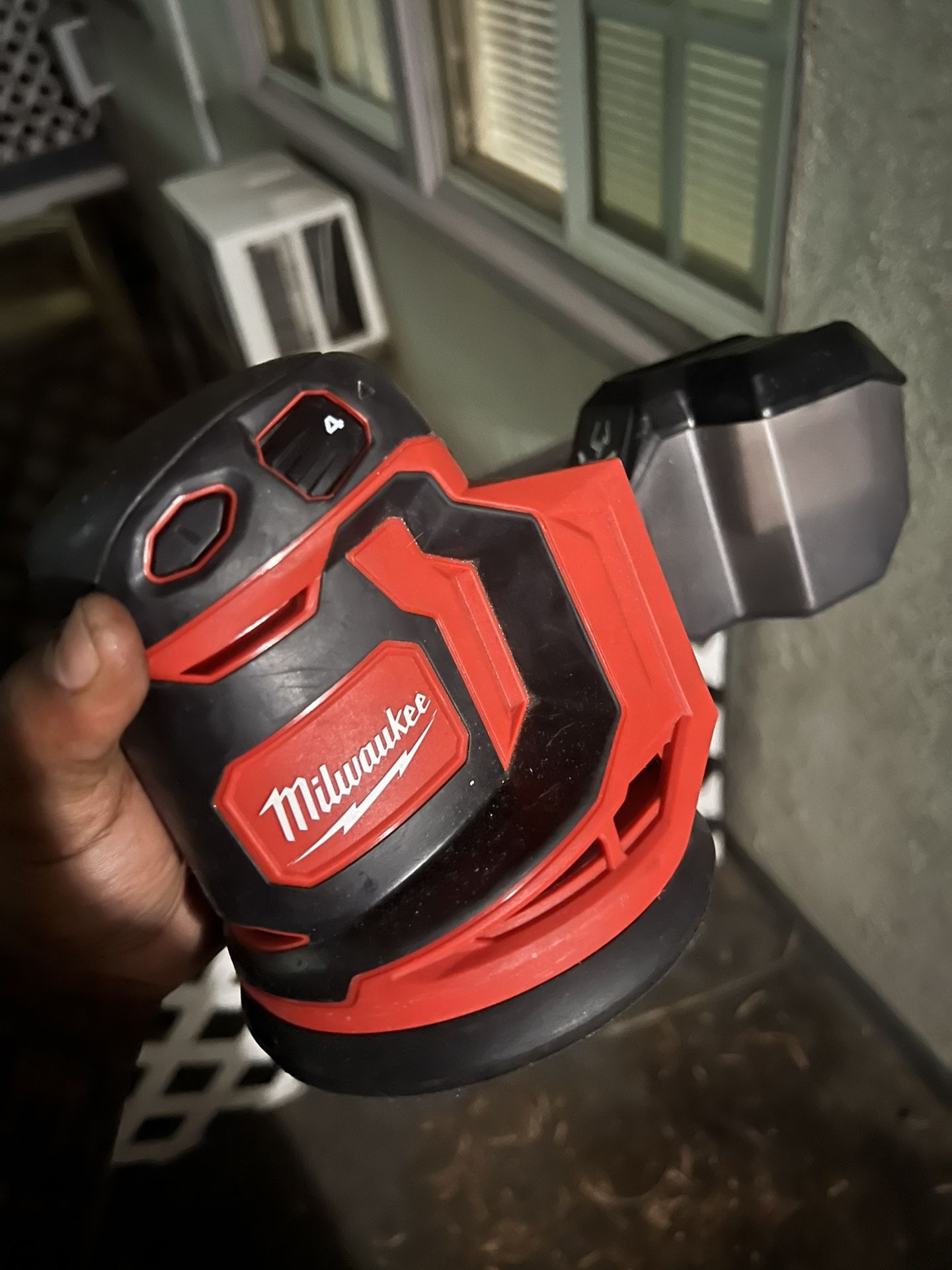 Milwaukee M18 Sander