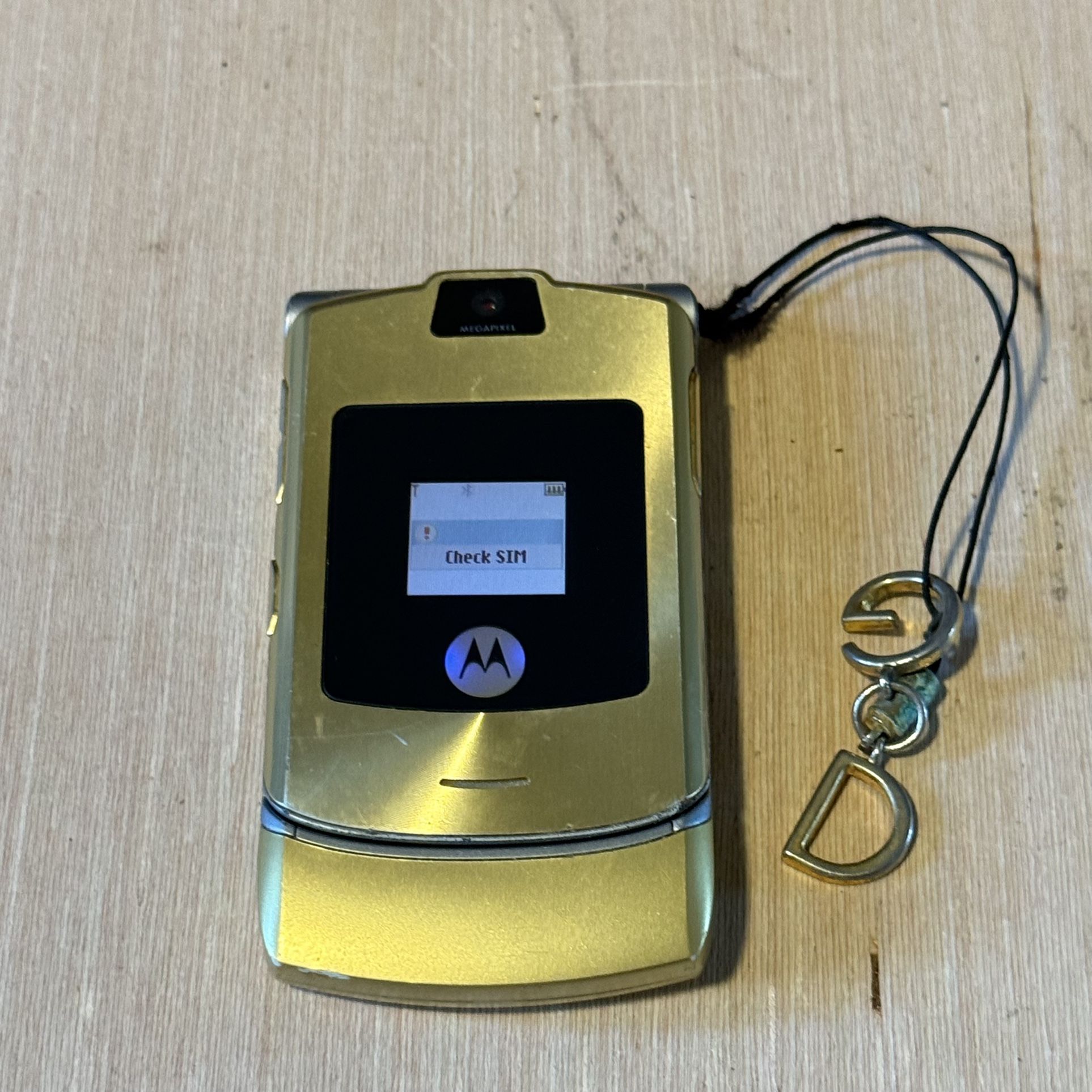 Motorola Razr V3i DOLCE“GABBNNA”Rare Gold Flip Phone UNTESTED w/Char Read Below!