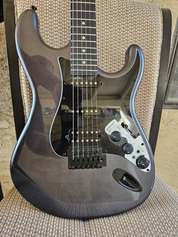 Brand New Electric Guitar. Many Built N Effects