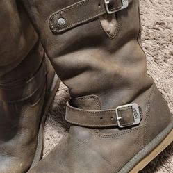 UGG Boots 7.. $20