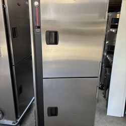 Food Warmer Upright Heated Cabinet Transport NSF Holding FWE USA Brand On Wheels Like New It’s Available!! 120v