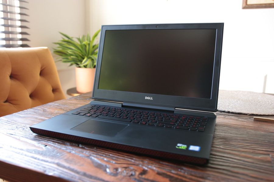 Dell Gaming Laptop 7000 series 15 inch