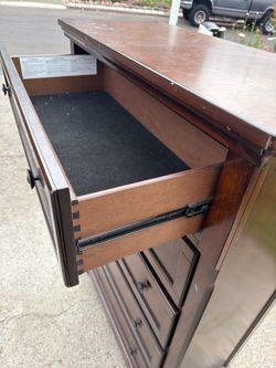Dresser