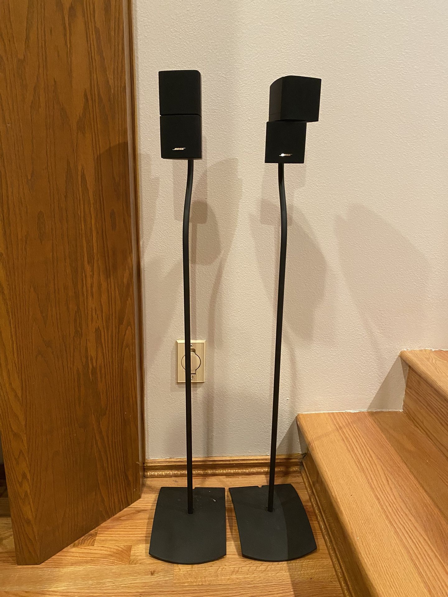Bose Cube Speakers With Matching Stands (pair)