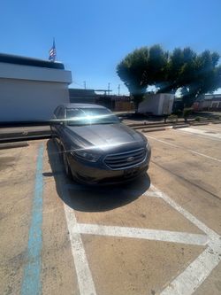 2016 ford Taurus sel