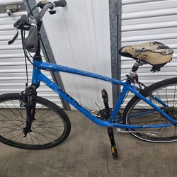 Giant Cypress Hybrid Bicycle