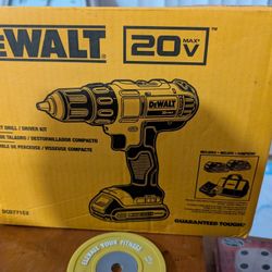 New - DeWalt Compact Drill Driver Kit - With 2 Batteries, A Charger & A Bag