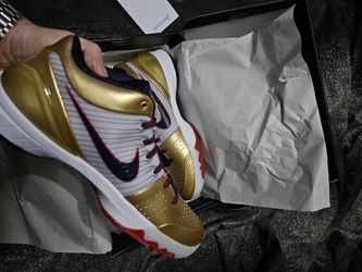 Kobe 4 Gold Protro