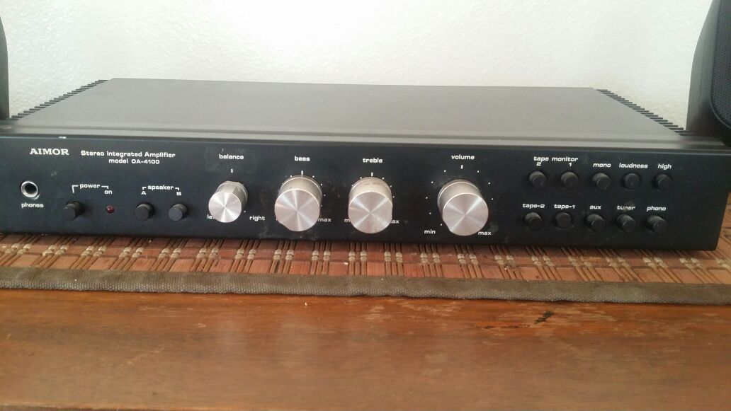 Aimor Integrated Amplifier with speakers