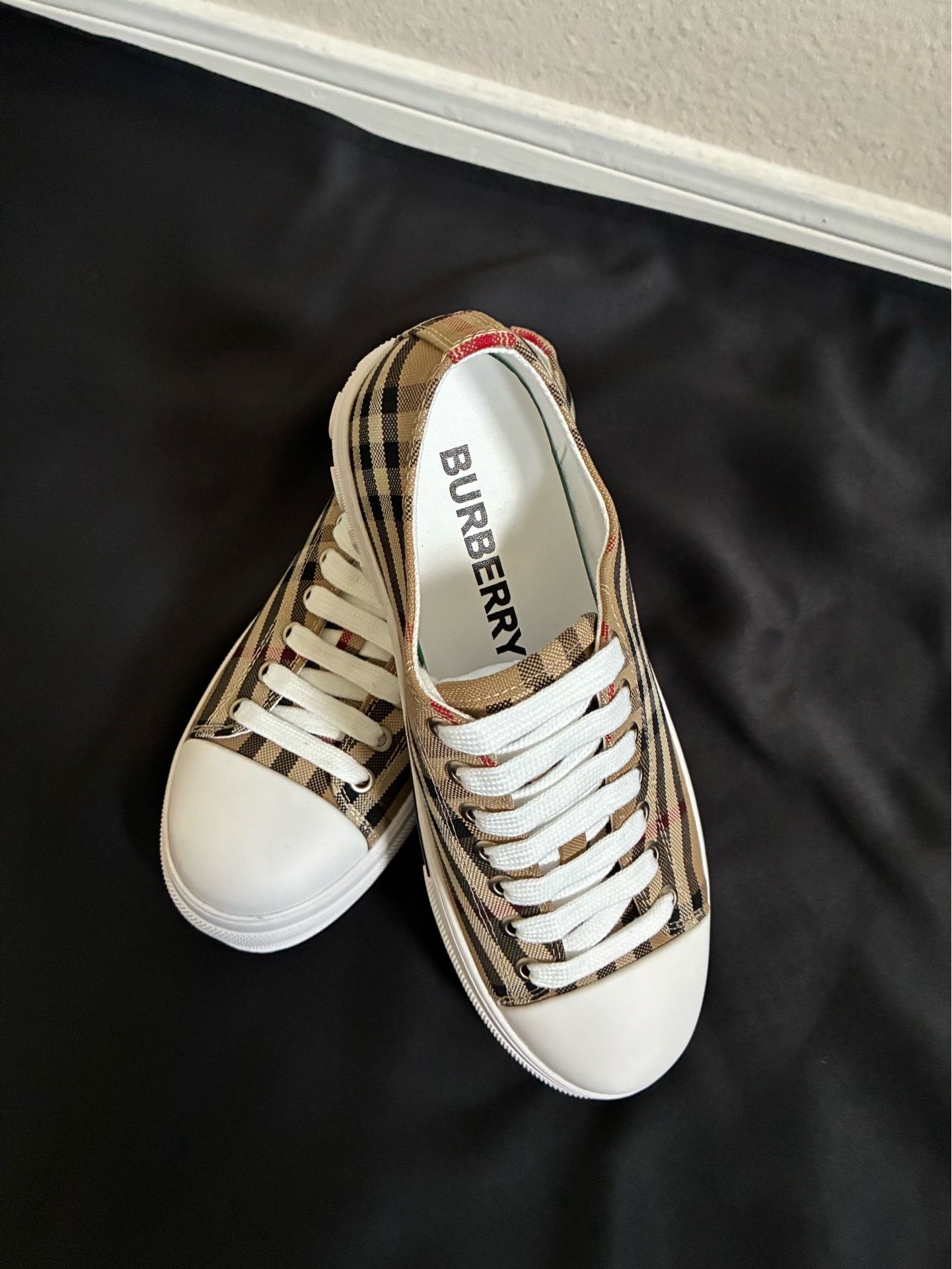 Burberry shoes