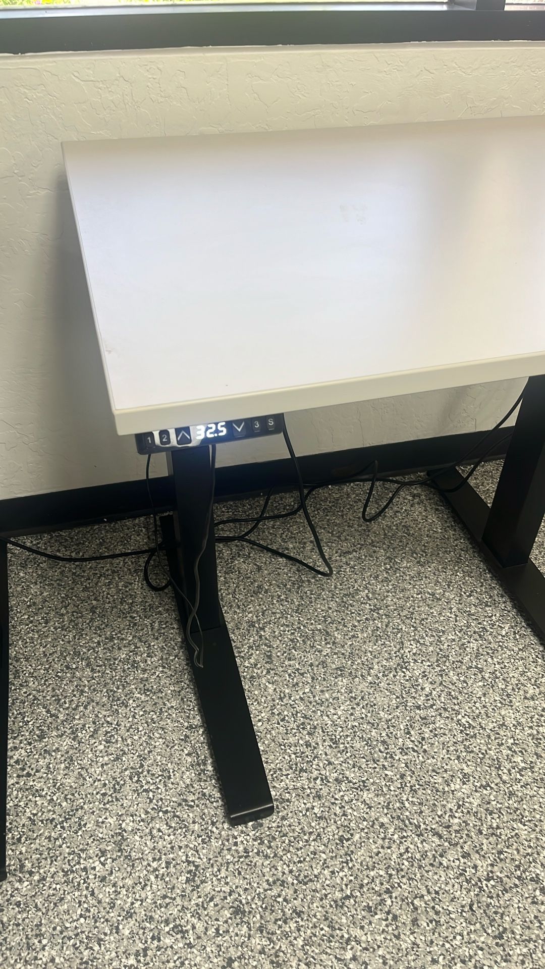 Adjustable height Standing/sitting Desk Powered