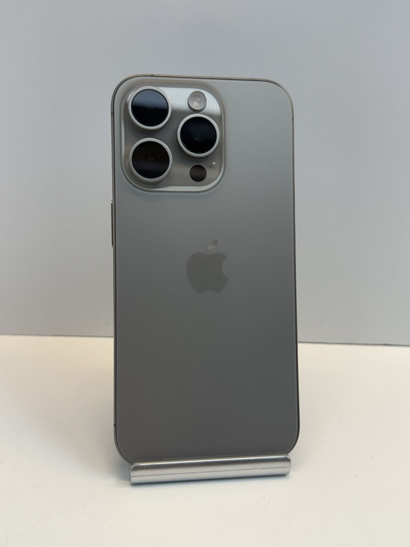Apple iPhone 15 PRO 256gb. ( Unlocked Cellphone )
