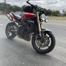 Triumph Street Triple 675cc Naked Bike 