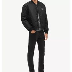 Calvin Klein
Men's Oversized Flight Jacket - Size - M
. BRAND NEW WITH TAGS