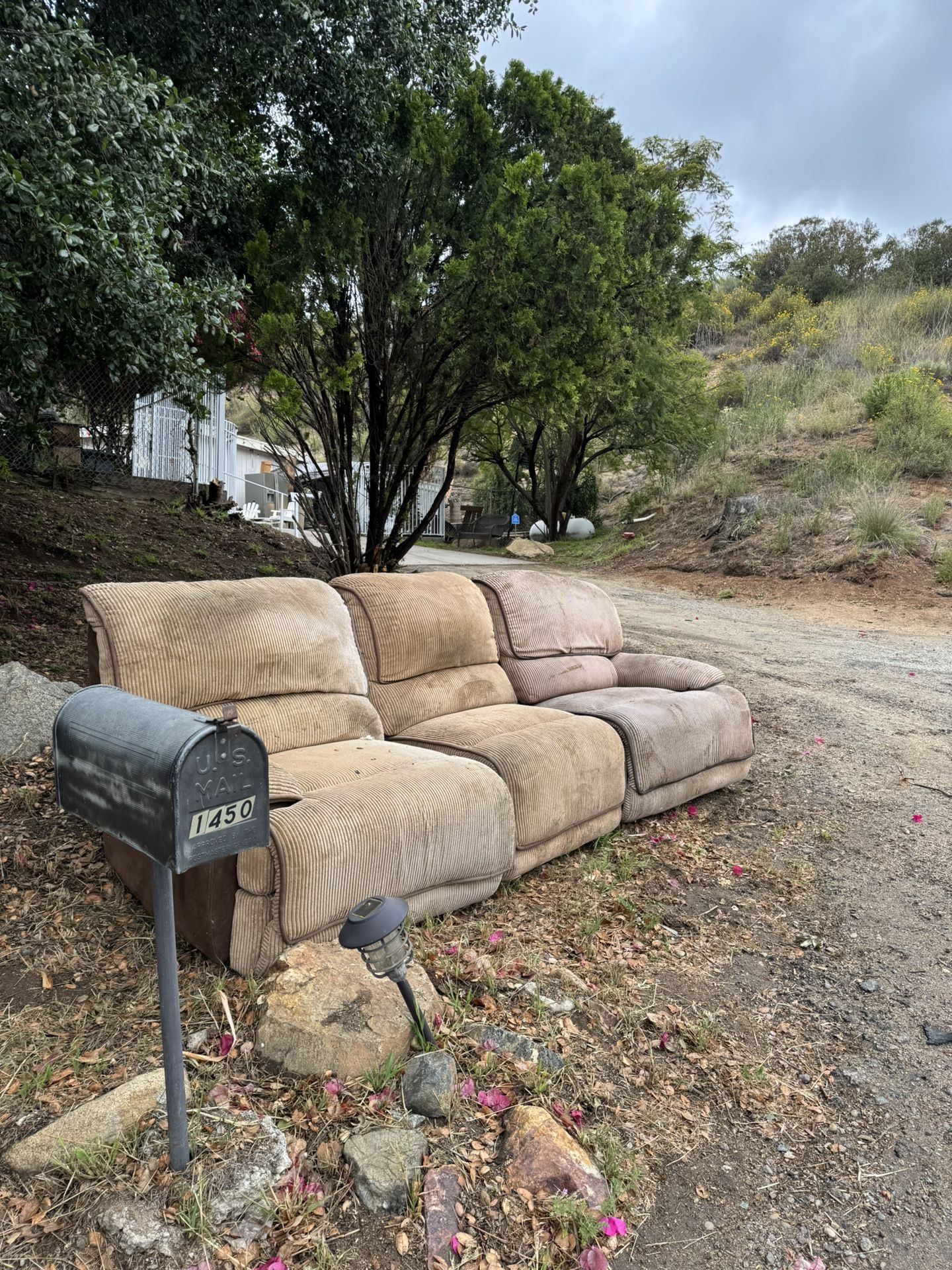 Free Extra Large reclining Sofa. Needs cleaning but in good Condition can Be Painted with fabric dye