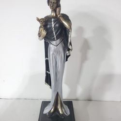 Cosmopolitan Figurine Large