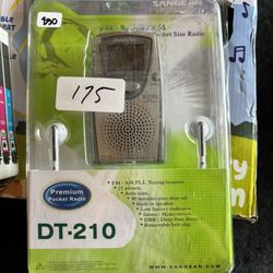 Sangean DT- 210V Pocket Radio Am Fm 25 Presets Dynamic Deep Bass Boost Earbuds