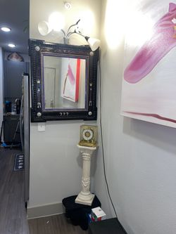 Custom Vanity Mirror With 5 Bulb Lights