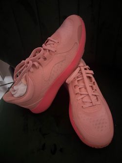 LULULEMON SIZE 8.5