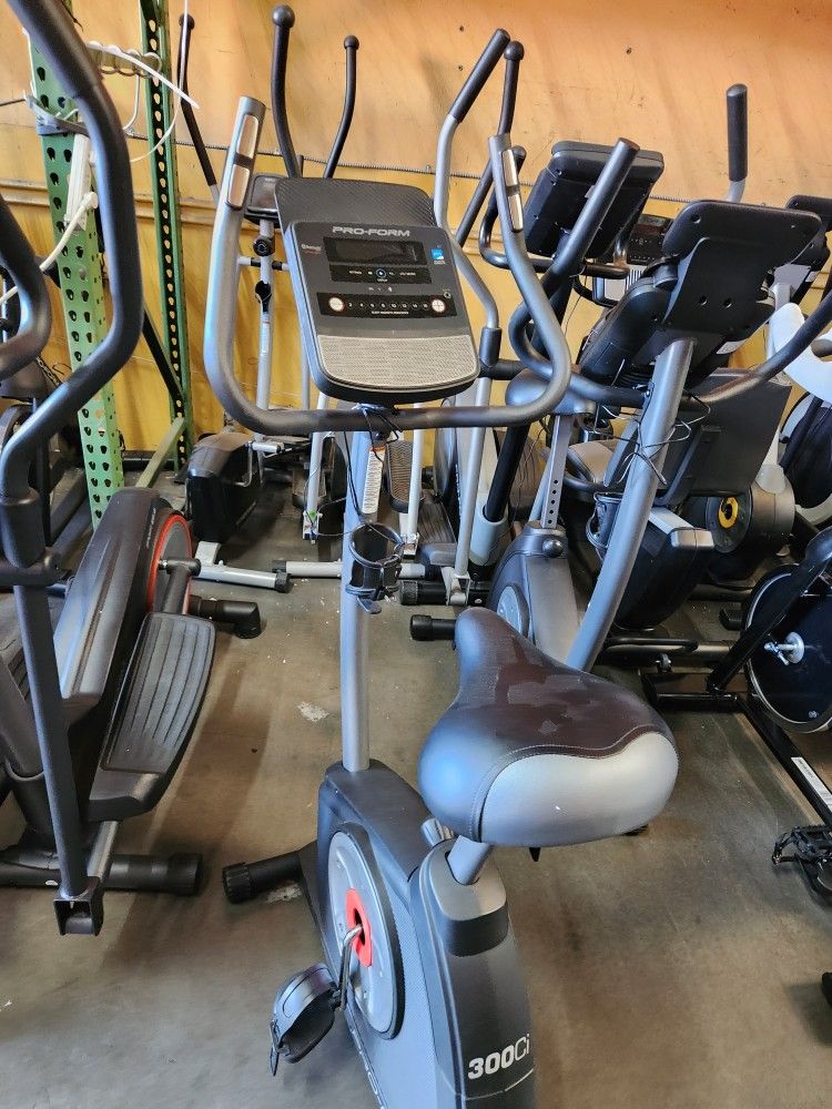 Proform 300Ci Exercise bike - Sit up Stationary bike - 50$