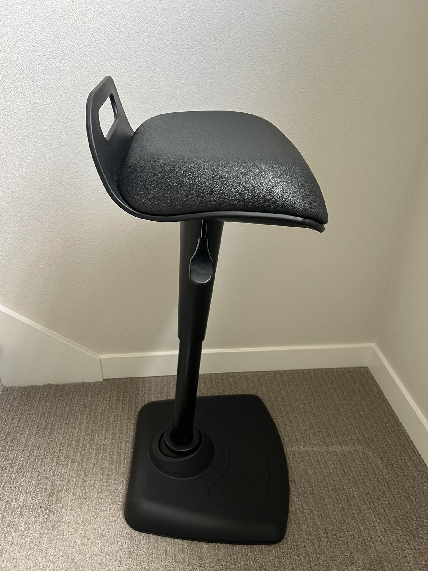Varidesk Desk Stool “Active Seat”