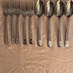 Utensil Set, Forks and Spoons (9 piece)