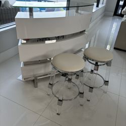 White Bar And 2 Stools 