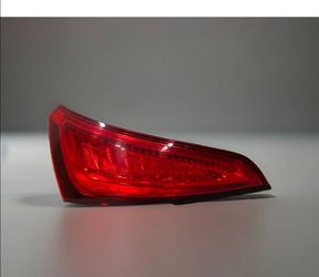 2013-2017 AUDI Q5 SQ LEFT SIDE TAIL LIGHT OEM USED