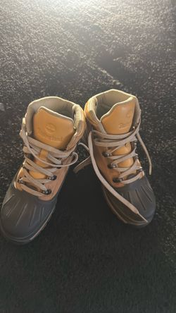 Timberland hiking shoes size 4.5 used twice