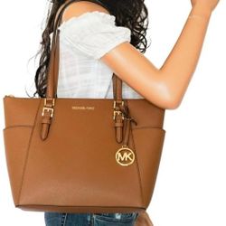 MICHAEL KORS CHARLOTTE SAFFIANO TOTE