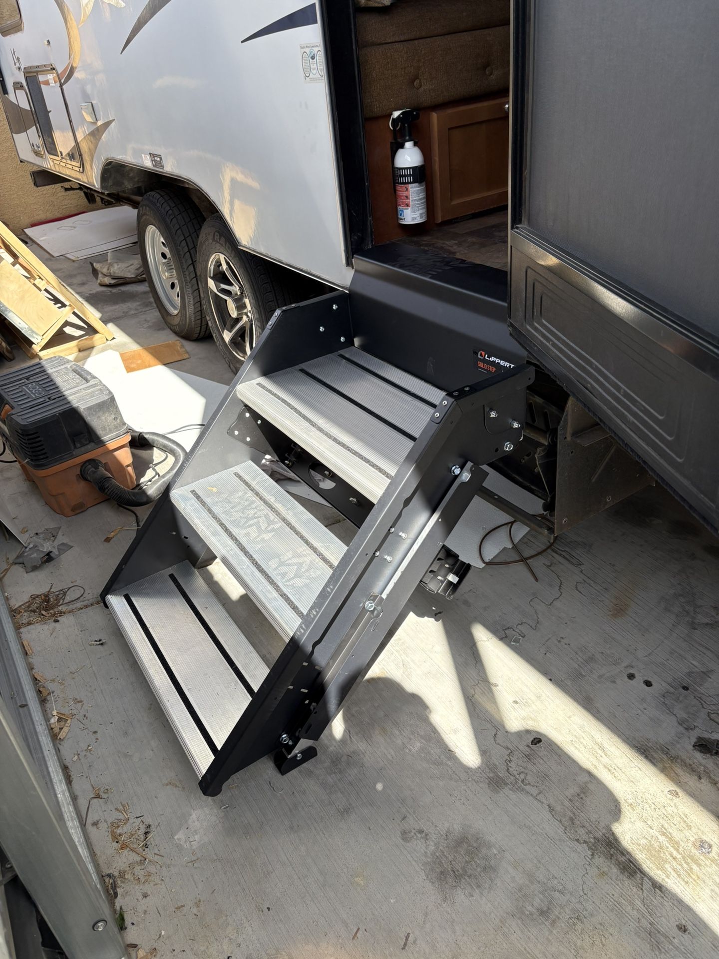 Lippert Solid Step 30in