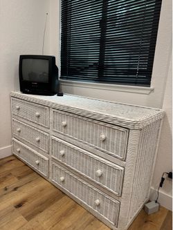 Vintage Rattan Dresser ✨
