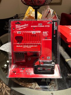 Milwaukee XC 5.0 Battery and charger kit