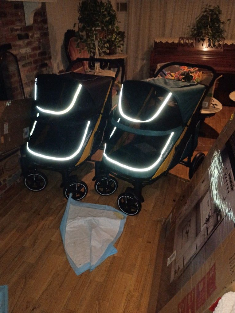 Petbobi Medium Size Dog Stroller