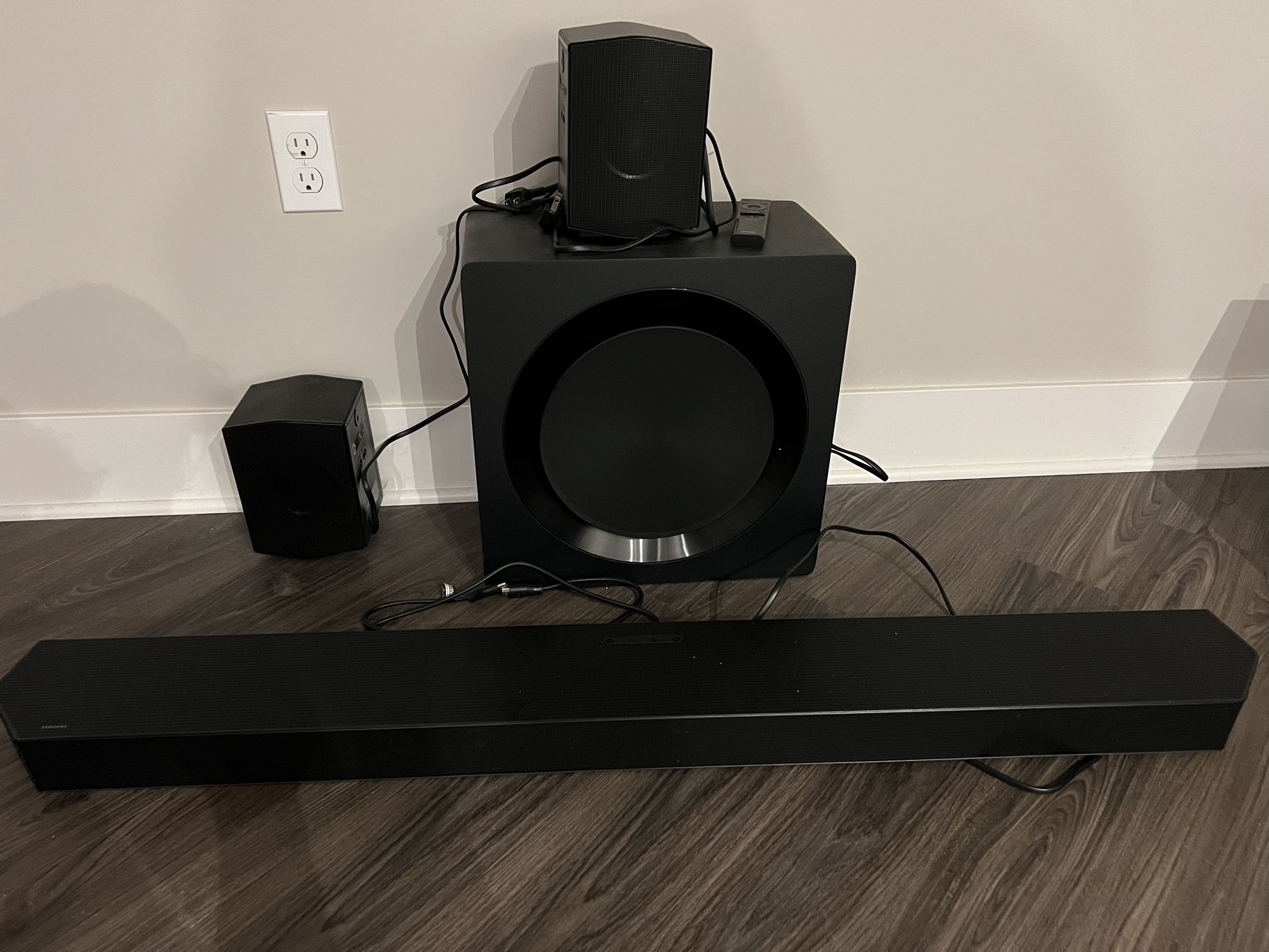 SAMSUNG HW-Q990B/ZA 11.1.4ch Soundbar w/ Wireless Dolby Atmos / DTS:X, Rear Speakers