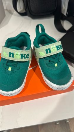 Nike 6c green frog shoes