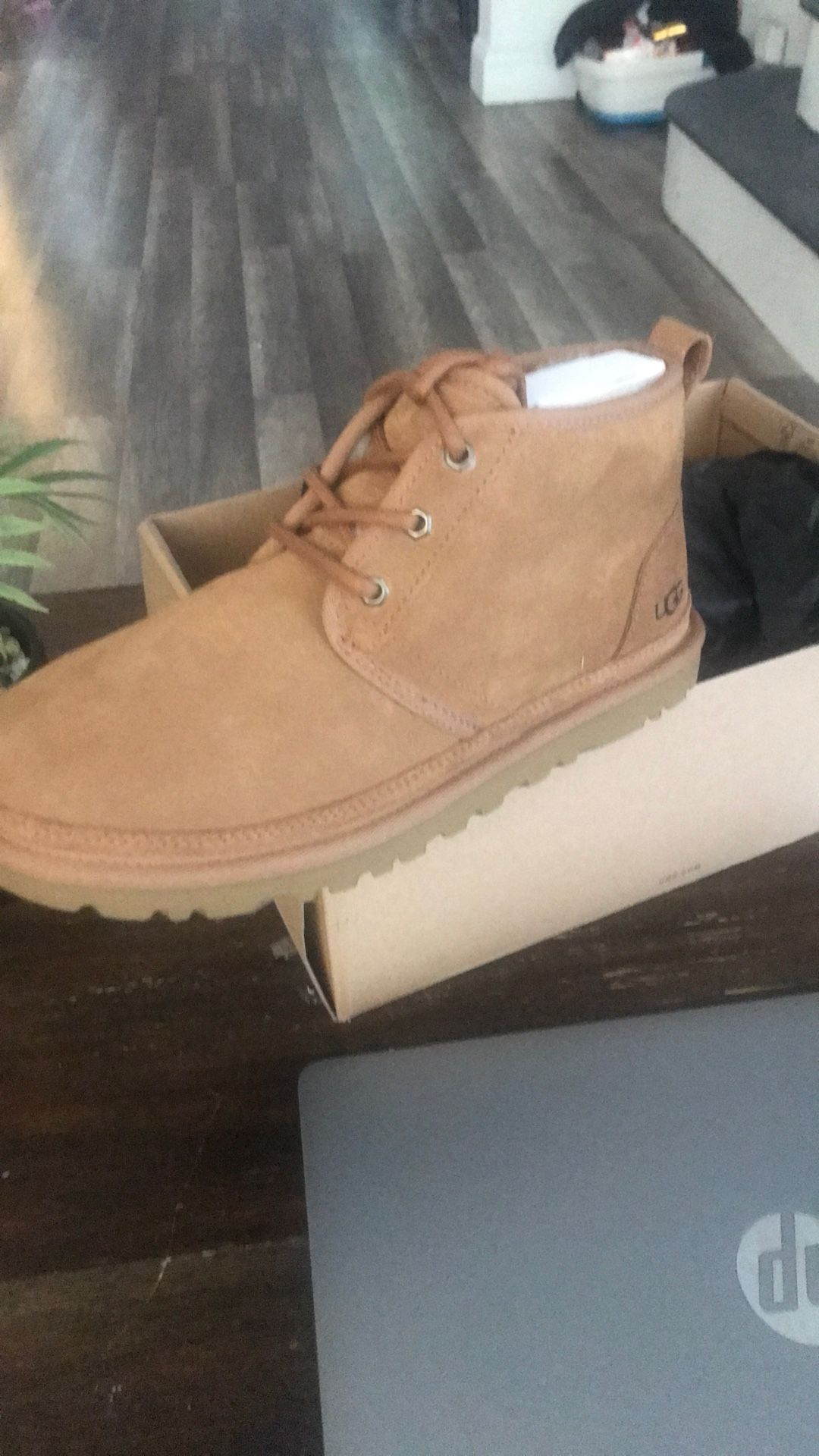 Ugg Neumel