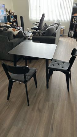 Black Dinner table and chairs