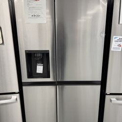 Never Used Side By Side Refrigerator With Dual Ice Maker